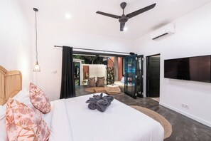 1 bedroom, free WiFi - Tropical Loft with Private Pool & Rooftop / Eat St (Seminyak)
