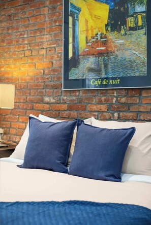 2 slaapkamers, een strijkplank/strijkijzer, gratis wifi, beddengoed