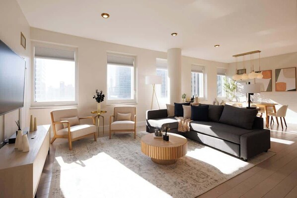 Smart TV - Exclusive Midtown Luxury | Step From Times Square! (New York)