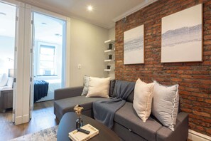 Smart TV - Stylish Retreat in Midtown NYC Walk to Everything (New York)