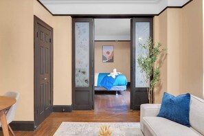 Interior - NYC Premier Walking Distance to Times Square (New York)