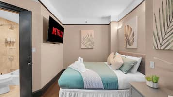 Iron/ironing board, WiFi, bed sheets