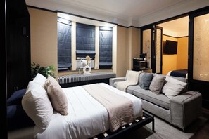 Luokittelematon kuva, 4 kautta 16, painike