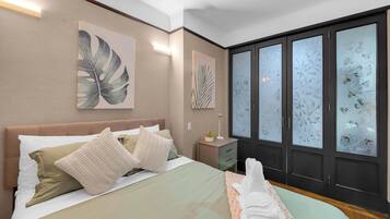 Iron/ironing board, WiFi, bed sheets