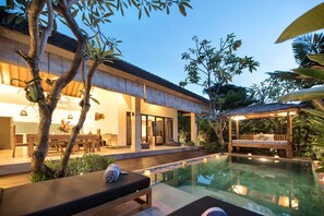 Pool - 100m to Seminyak Beach / Personal Full-Time Butler (Seminyak)