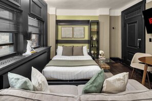1 bedroom, iron/ironing board, travel cot, free WiFi - Centrally Located APT in NYC Walk to Time Square (New York)