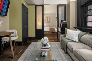 Interior - Centrally Located APT in NYC Walk to Time Square (New York)