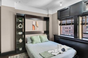 Bügeleisen/Bügelbrett, Reisekinderbett, kostenloses WLAN, Bettwäsche