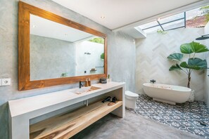 Shower, hair dryer - Enclosed Airconditioned Living / 6 Minute Walk to Beach / Private Butler (Seminyak)