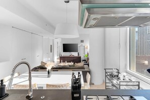 Interior - Skyline Lux Escape | Midtown Manhattan High-Rise! (New York)