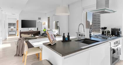 Skyline Lux Escape | Midtown Manhattan High-Rise!