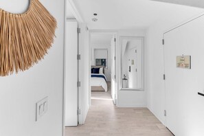 4 bedrooms, iron/ironing board, free WiFi, bed sheets - Skyline Lux Escape | Midtown Manhattan High-Rise! (New York)