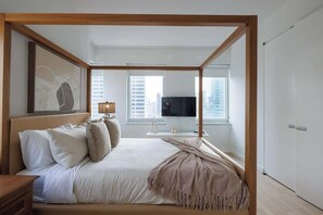 4 bedrooms, iron/ironing board, free WiFi, bed sheets - Skyline Lux Escape | Midtown Manhattan High-Rise! (New York)