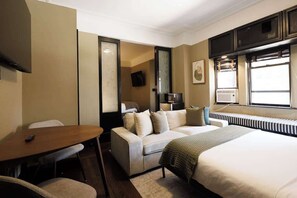 1 slaapkamer, een strijkplank/strijkijzer, reisbedje, gratis wifi