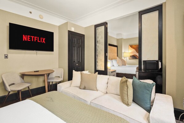 1 slaapkamer, een strijkplank/strijkijzer, reisbedje, gratis wifi