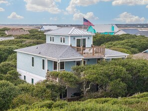 Exterior - Outside Movie Projector, Fire Pit, Kayaks, Water Access, Ninja Course & More! (Surf City)