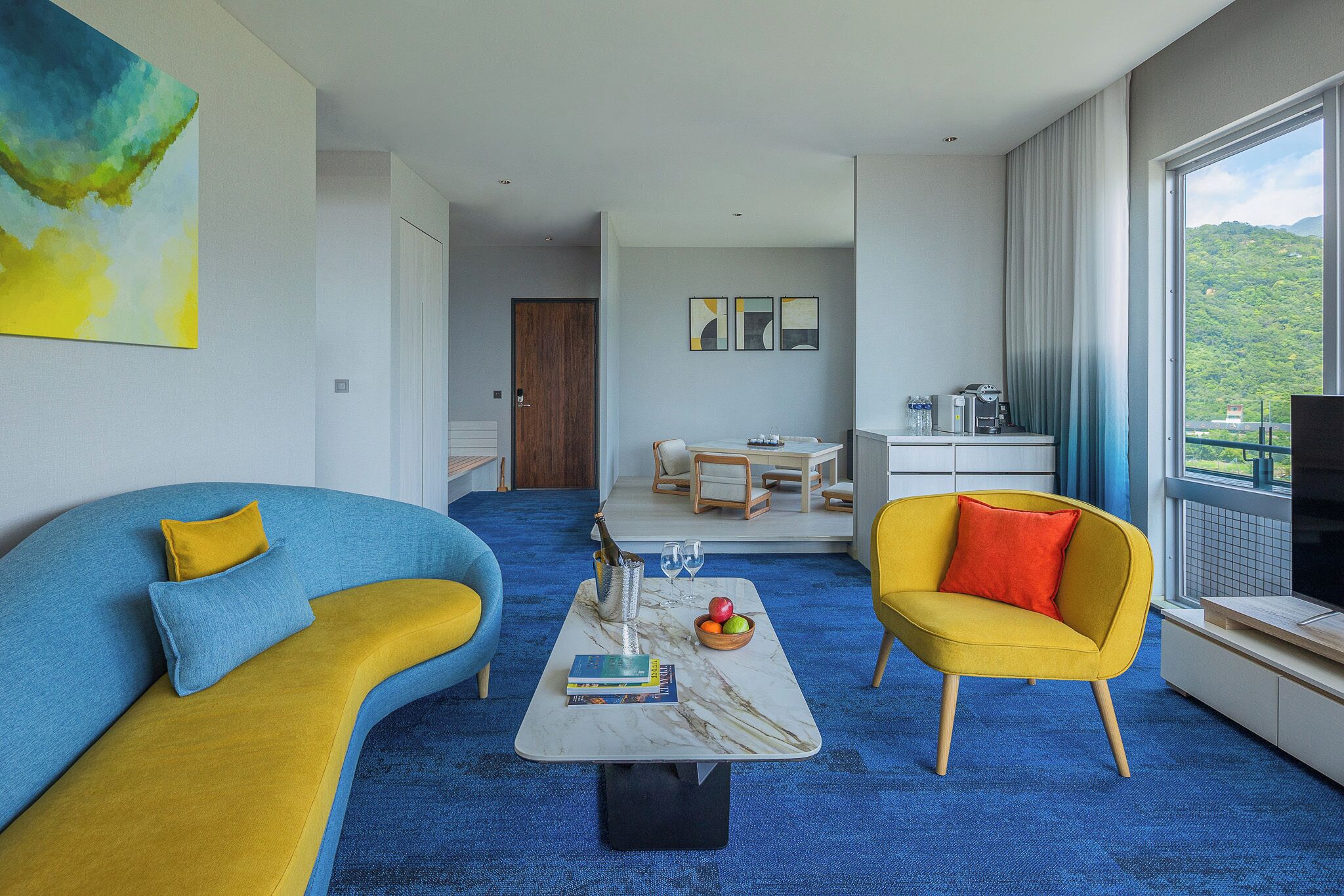 Deluxe Suite, Ocean View | In-room safe, blackout drapes, soundproofing, free WiFi