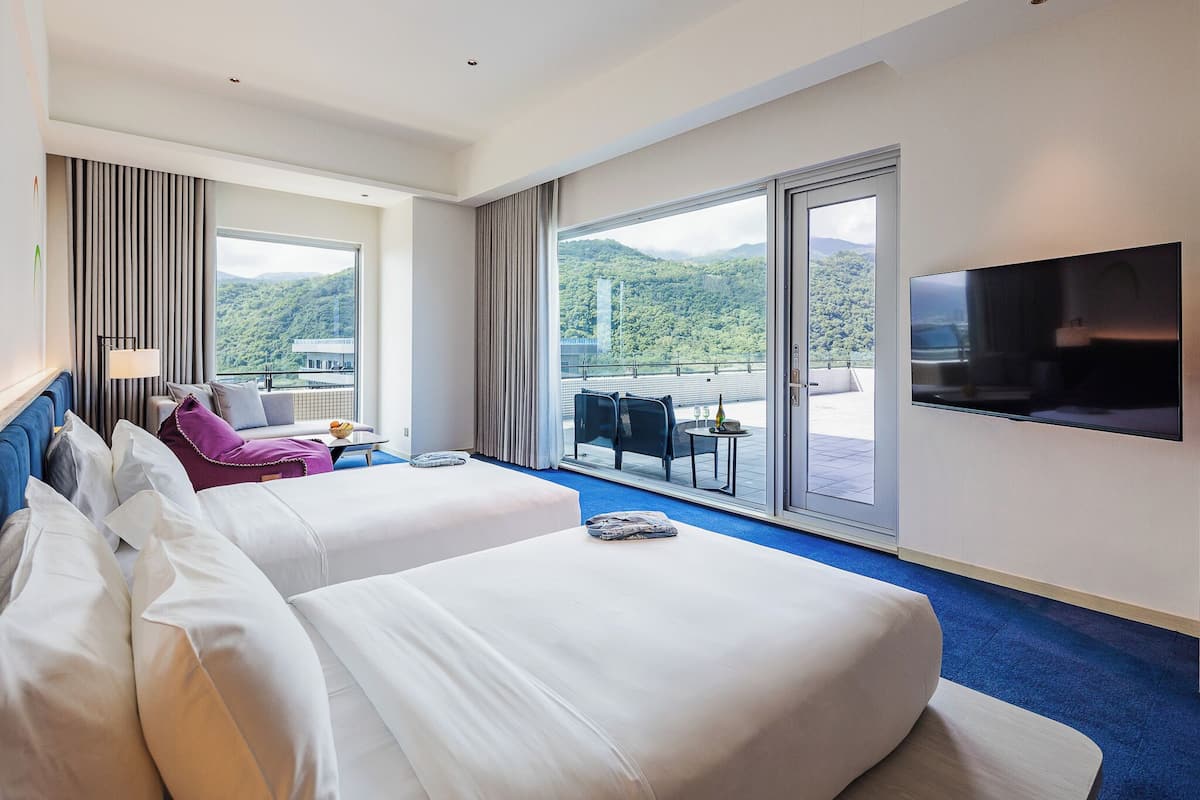 Quarto duplo superior, vista para a montanha | Cofres nos quartos, cortinas blackout, quartos à prova de som