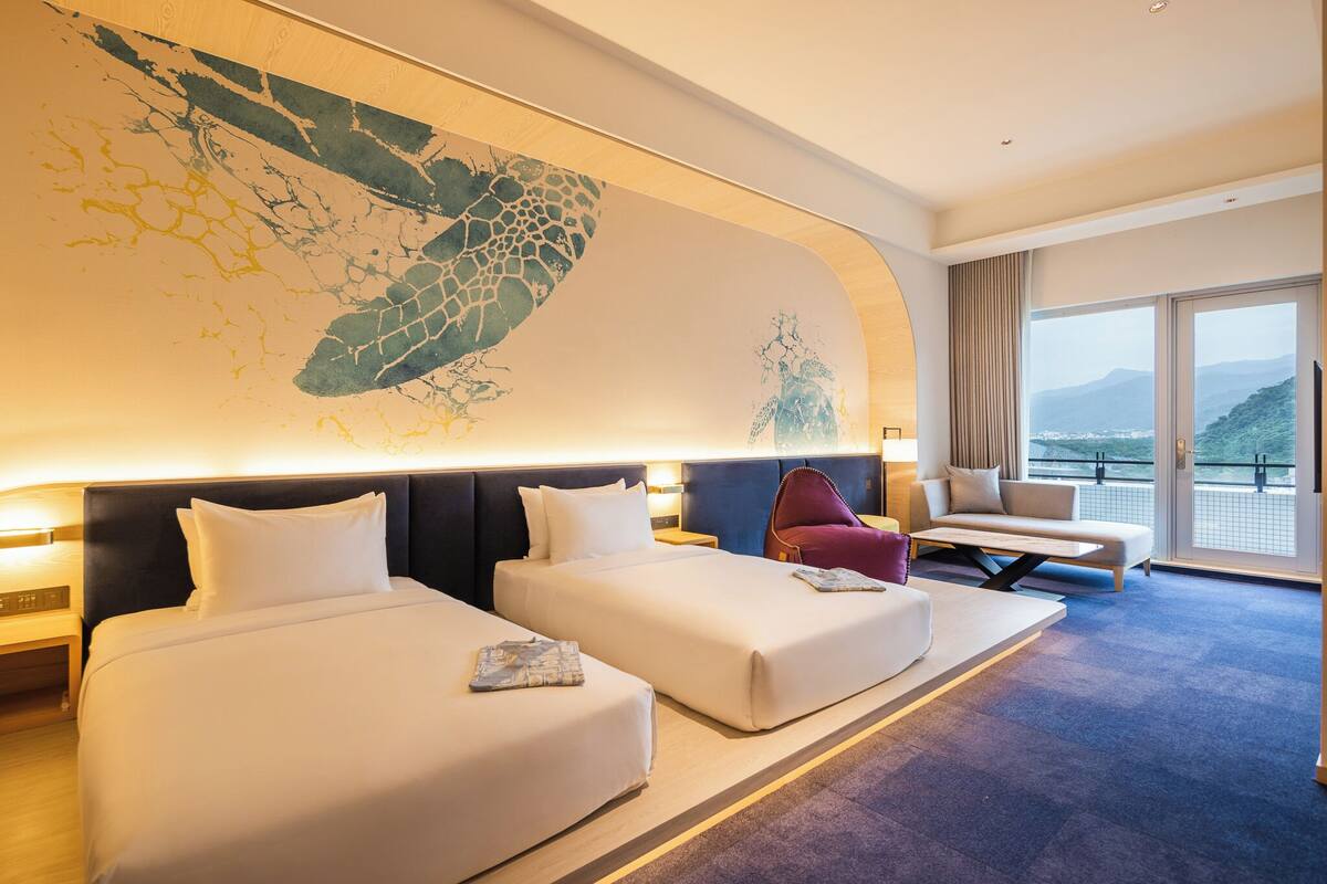 Standard Twin Room, Mountain View | In-room safe, blackout drapes, soundproofing, free WiFi