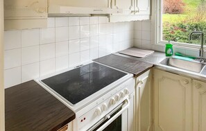 Réfrigérateur, four, plaque de cuisson, lave-vaisselle