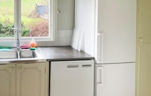 Frigorifero, forno, piano cottura, lavastoviglie