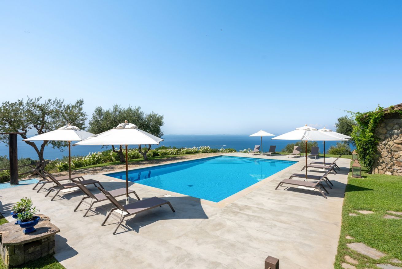 Een verwarmd zwembad