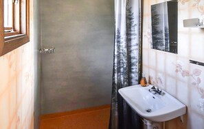 Shower - 2 bedroom amazing home in Ekshärad (Ekshärad)