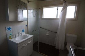 Bathroom - Cherry Street Cottage (Bendalong)