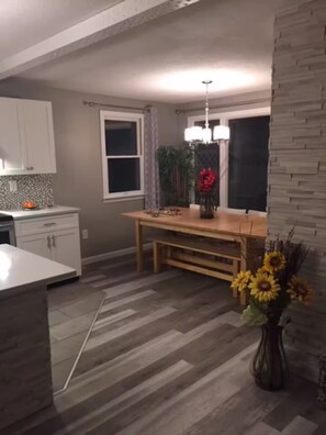 Interior - Cozy cottage on the water (Charlestown)