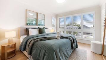 Iron/ironing board, travel cot, free WiFi, bed sheets