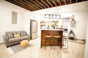 Living area - Private small studio for 1-2 guest only. (McAllen)