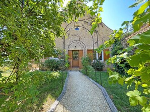 Exterior - Les douces terrasses, private swimming pool (COUX ET BIGAROQUE)