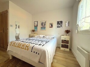 3 bedrooms, free WiFi, bed sheets - Villa La Palmeraie - Sea view & pool | 6p (Roquebrune-sur-Argens)