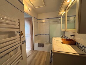 Shower, towels, toilet paper - Villa La Palmeraie - Sea view & pool | 6p (Roquebrune-sur-Argens)