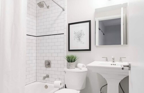  1-bedroom condo in vibrant OTR/ Downtown next to Findlay Market