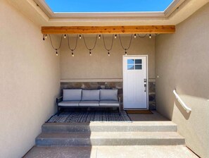 Property grounds - Family home In Kanab near Nat'l Parks with hot tub, sleeps 8! (Kanab)