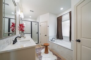 Shower, hair dryer, towels - Pearl of the West - Your Abilene Gem (Abilene)