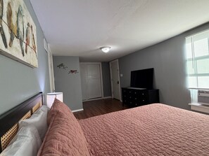 2 多间卧室、WiFi、床单