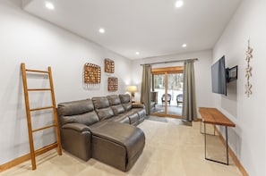 Studio (3 Bedrooms) | Property amenity
