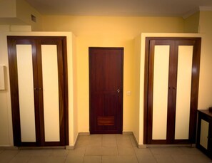 Coffres-forts dans les chambres, bureau