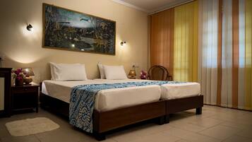 Chambre Double Standard, 2 lits une place, balcon, vue fleuve