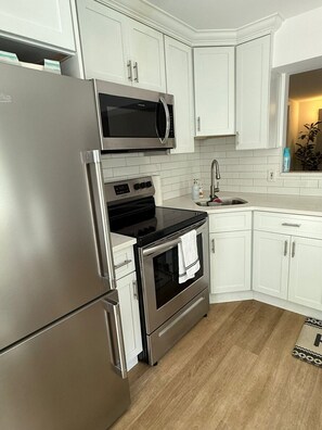 Private kitchen - Elegant Hideaway with Free Parking (White Plains)