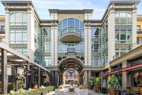 Stylish Santana Row 2BR Loft Walk to Shop & Dining