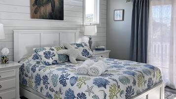 Family House, Private Bathroom, Ocean View (Topsail Beach Sunsets) | 4 bedrooms