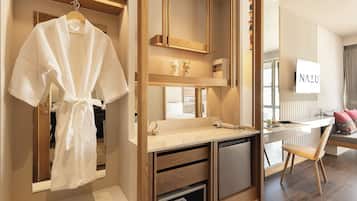 In-room safe, desk, free WiFi, bed sheets