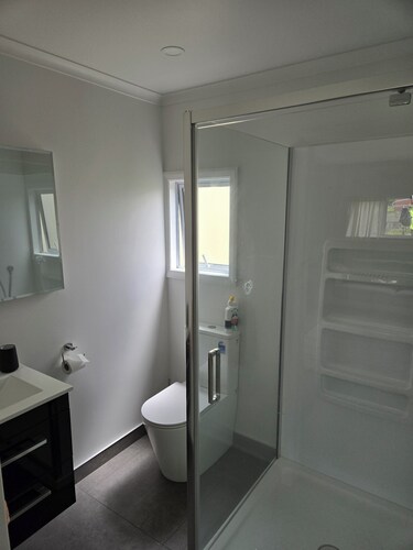 Rural Stay but 3 minutes by car to Levin Horowhenua township