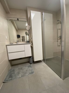 Bathroom - Vacances d'exception 4 étoiles 4PLAIS10 (CANET PLAGE)