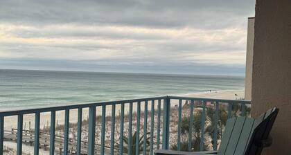 Newly listed charming 3-bedroom condo with beach view in Gulf Shores