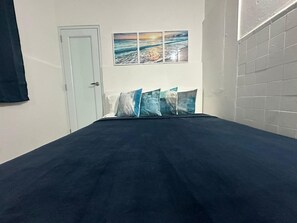 1 bedroom, iron/ironing board, WiFi, bed sheets - Unit 3 Cozy Apartment with walking distance from bars, restaurants and beach (San Juan)