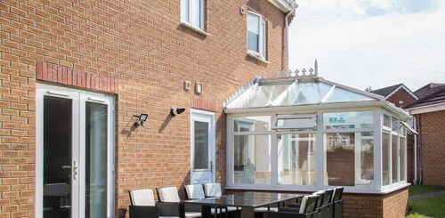 Spacious 5BR Home | Principality & Utilita Arena